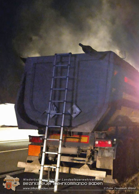 20210302 Rauchentwicklung bei LKW stellt sich als Glutbrand bei Gefahrgut-Transporter heraus Foto: © Freiwillige Feuerwehr Alland 20210302 Rauchentwicklung bei LKW stellt sich als Glutbrand bei Gefahrgut-Transporter heraus Foto: © Freiwillige Feuerwehr Alland