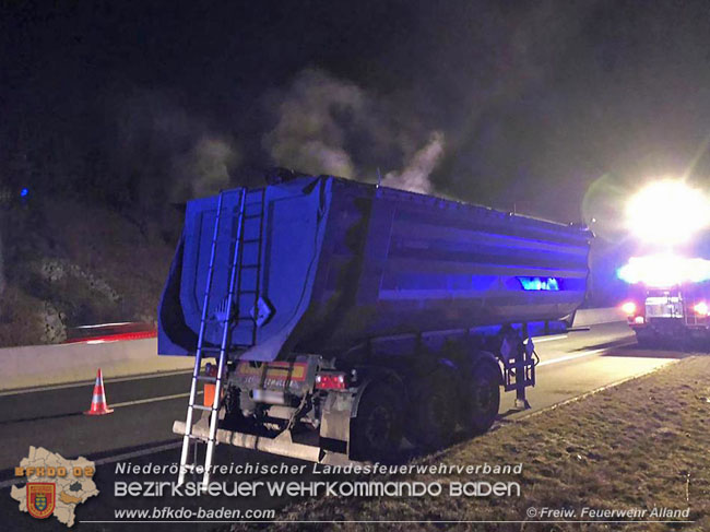 20210302 Rauchentwicklung bei LKW stellt sich als Glutbrand bei Gefahrgut-Transporter heraus   Foto:  Freiwillige Feuerwehr Alland