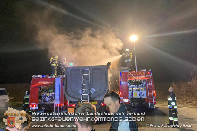 20210302 Rauchentwicklung bei LKW stellt sich als Glutbrand bei Gefahrgut-Transporter heraus   Foto:  Freiwillige Feuerwehr Alland