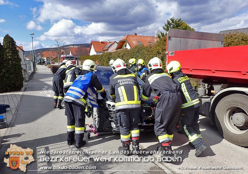 20210317 Verkehrsunfall in Gainfarn  Foto:  Freiwillige Feuerwehr Gainfarn