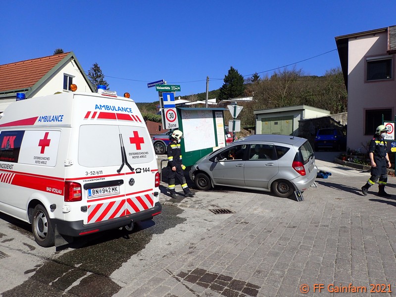 20210331 Verkehrsunfall im Ortsgebiet  Foto: © Freiwillige Feuerwehr Gainfarn