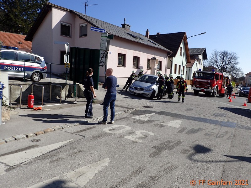 20210331 Verkehrsunfall im Ortsgebiet  Foto: © Freiwillige Feuerwehr Gainfarn