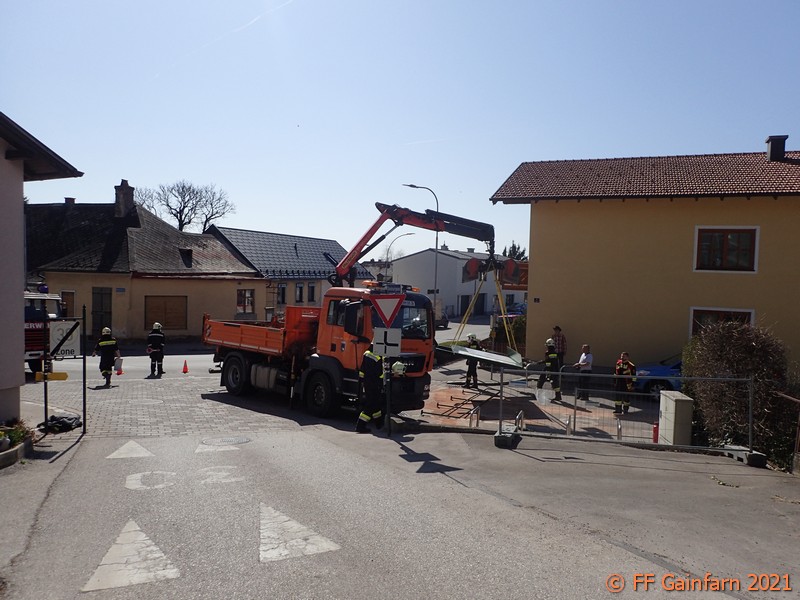 20210331 Verkehrsunfall im Ortsgebiet  Foto: © Freiwillige Feuerwehr Gainfarn