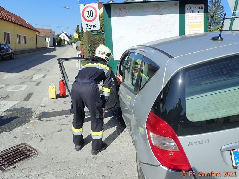 20210331 Verkehrsunfall im Ortsgebiet  Foto: © Freiwillige Feuerwehr Gainfarn