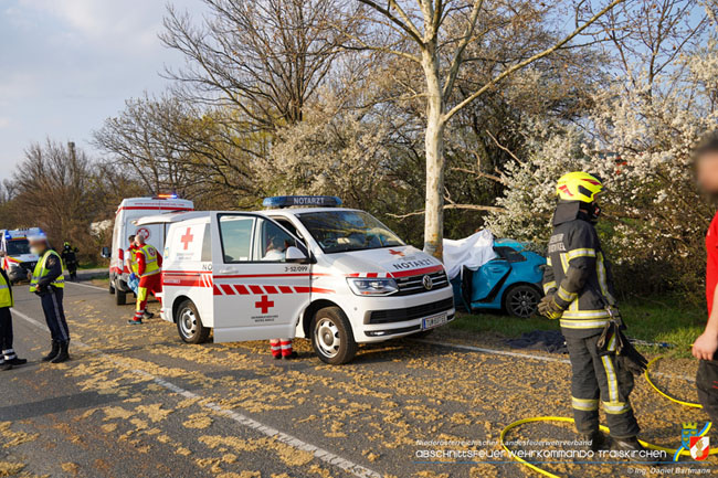 20210402 Tdlicher Verkehrsunfall in Tribuswinkel  Foto:  Ing. Daniel Bartmann