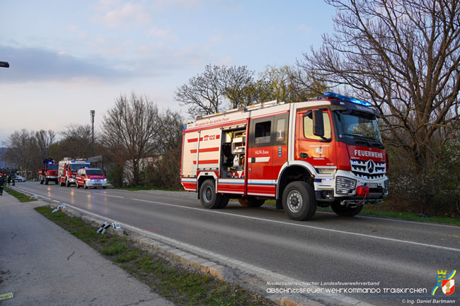 20210402 Tdlicher Verkehrsunfall in Tribuswinkel  Foto:  Ing. Daniel Bartmann