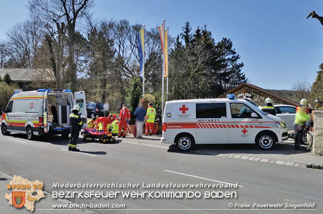 20210405 Verkehrsunfall am Ostermontag im Siegenfelder Ortsgebiet  Foto:  Freiwillige Feuerwehr Siegenfeld