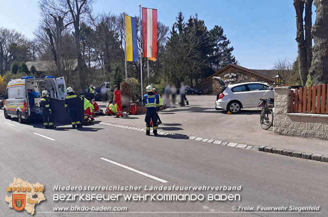 20210405 Verkehrsunfall am Ostermontag im Siegenfelder Ortsgebiet  Foto:  Freiwillige Feuerwehr Siegenfeld