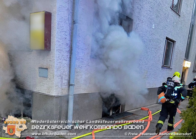 20210427 Wohnungsbrand mit schwerverletzter Frau im Badener Ortsteil Weikersdorf  Foto:  Freiwillige Feuerwehr Baden-Weikersdorf