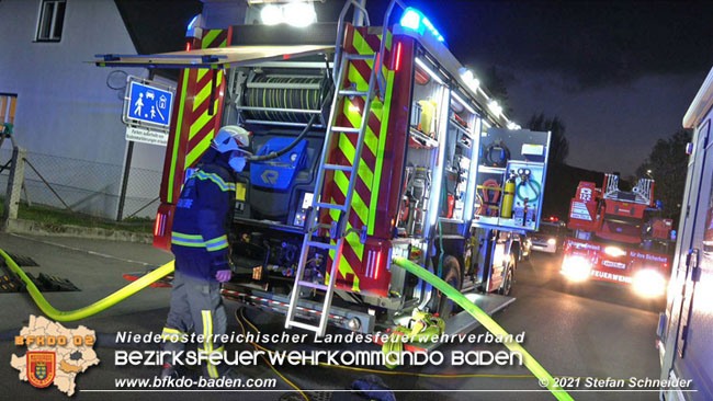 20210427 Wohnungsbrand mit schwerverletzter Frau im Badener Ortsteil Weikersdorf  Foto:  Freiwillige Feuerwehr Baden-Stadt / Stefan Schneider