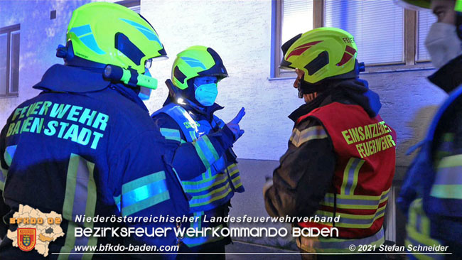 20210427 Wohnungsbrand mit schwerverletzter Frau im Badener Ortsteil Weikersdorf  Foto:  Freiwillige Feuerwehr Baden-Stadt / Stefan Schneider