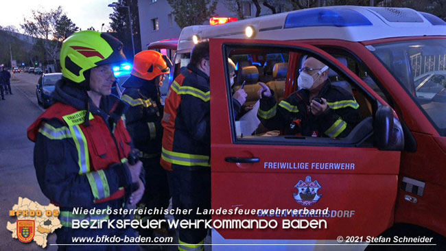 20210427 Wohnungsbrand mit schwerverletzter Frau im Badener Ortsteil Weikersdorf  Foto:  Freiwillige Feuerwehr Baden-Stadt / Stefan Schneider