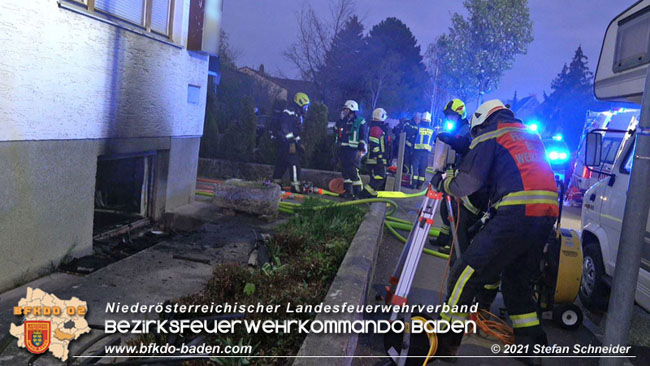 20210427 Wohnungsbrand mit schwerverletzter Frau im Badener Ortsteil Weikersdorf  Foto:  Freiwillige Feuerwehr Baden-Stadt / Stefan Schneider