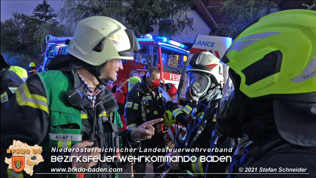 20210427 Wohnungsbrand mit schwerverletzter Frau im Badener Ortsteil Weikersdorf  Foto:  Freiwillige Feuerwehr Baden-Stadt / Stefan Schneider