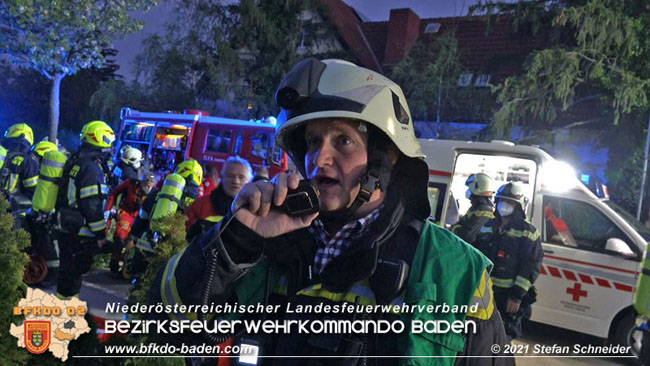 20210427 Wohnungsbrand mit schwerverletzter Frau im Badener Ortsteil Weikersdorf  Foto:  Freiwillige Feuerwehr Baden-Stadt / Stefan Schneider