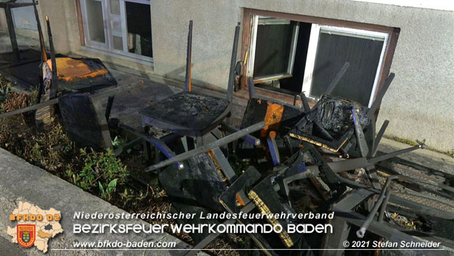 20210427 Wohnungsbrand mit schwerverletzter Frau im Badener Ortsteil Weikersdorf  Foto:  Freiwillige Feuerwehr Baden-Stadt / Stefan Schneider