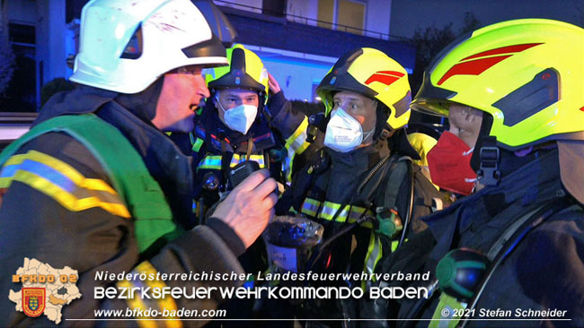 20210427 Wohnungsbrand mit schwerverletzter Frau im Badener Ortsteil Weikersdorf  Foto:  Freiwillige Feuerwehr Baden-Stadt / Stefan Schneider