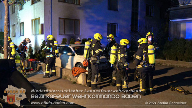 20210427 Wohnungsbrand mit schwerverletzter Frau im Badener Ortsteil Weikersdorf  Foto:  Freiwillige Feuerwehr Baden-Stadt / Stefan Schneider