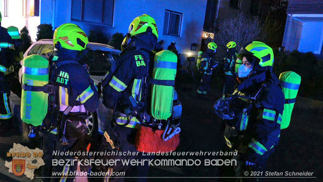 20210427 Wohnungsbrand mit schwerverletzter Frau im Badener Ortsteil Weikersdorf  Foto:  Freiwillige Feuerwehr Baden-Stadt / Stefan Schneider