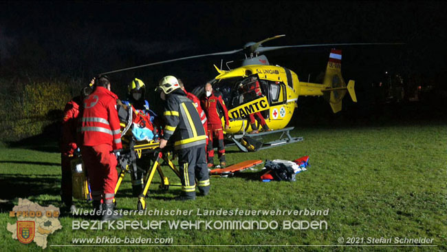 20210427 Wohnungsbrand mit schwerverletzter Frau im Badener Ortsteil Weikersdorf  Foto:  Freiwillige Feuerwehr Baden-Stadt / Stefan Schneider