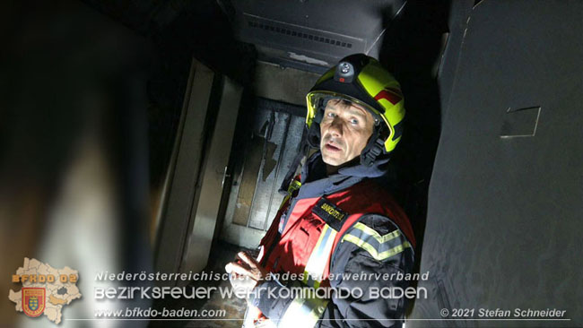 20210427 Wohnungsbrand mit schwerverletzter Frau im Badener Ortsteil Weikersdorf  Foto:  Freiwillige Feuerwehr Baden-Stadt / Stefan Schneider