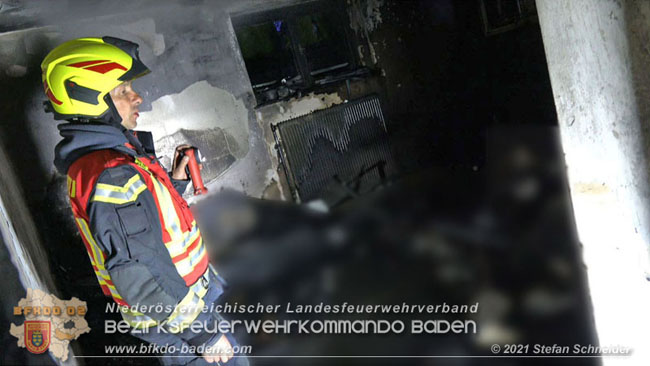 20210427 Wohnungsbrand mit schwerverletzter Frau im Badener Ortsteil Weikersdorf  Foto:  Freiwillige Feuerwehr Baden-Stadt / Stefan Schneider