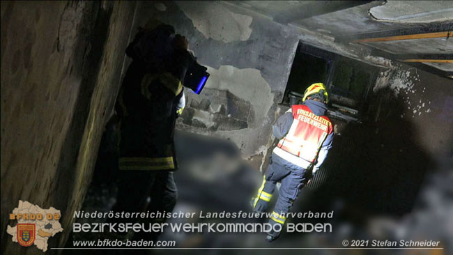 20210427 Wohnungsbrand mit schwerverletzter Frau im Badener Ortsteil Weikersdorf  Foto:  Freiwillige Feuerwehr Baden-Stadt / Stefan Schneider