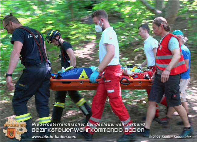 20210619 Feuerwehr unterstützt bei Rettungseinsatz beim Wegerl im Helenental Foto: © Stefan Schneider 20210619 Feuerwehr unterstützt bei Rettungseinsatz beim Wegerl im Helenental Foto: © Stefan Schneider