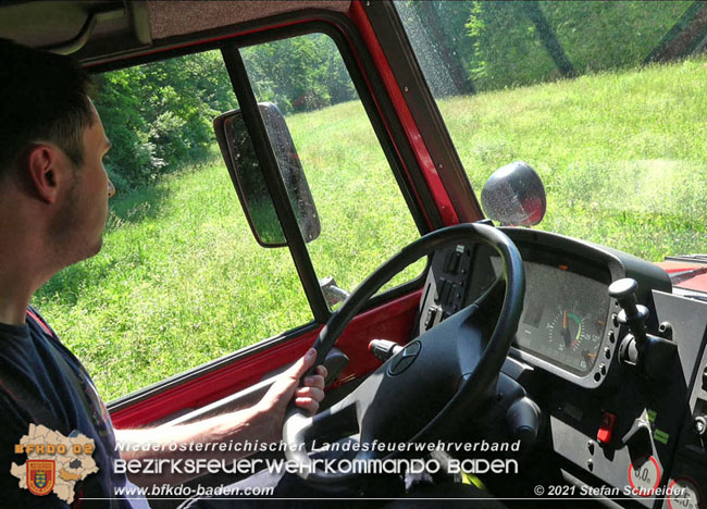 20210619 Feuerwehr unterstützt bei Rettungseinsatz beim Wegerl im Helenental Foto: © Stefan Schneider 20210619 Feuerwehr unterstützt bei Rettungseinsatz beim Wegerl im Helenental Foto: © Stefan Schneider