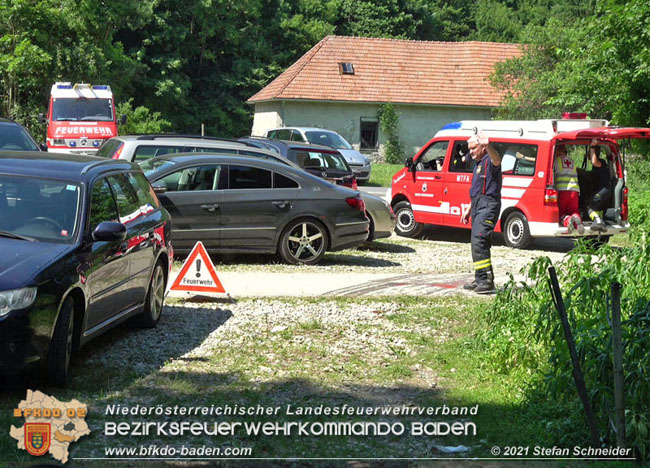 20210619 Feuerwehr untersttzt bei Rettungseinsatz beim Wegerl im Helenental   Foto:  Stefan Schneider