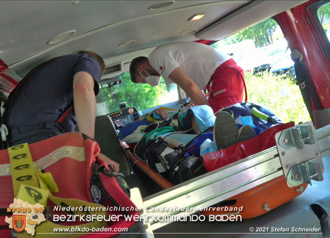 20210619 Feuerwehr untersttzt bei Rettungseinsatz beim Wegerl im Helenental   Foto:  Stefan Schneider