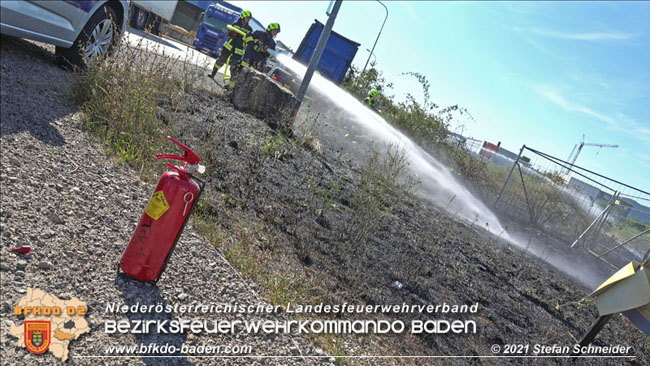 20210710 Flurbrand im IZ Traiskirchen-Tribuswinkel Foto: © Stefan Schneider BFK Baden 20210710 Flurbrand im IZ Traiskirchen-Tribuswinkel Foto: © Stefan Schneider BFK Baden