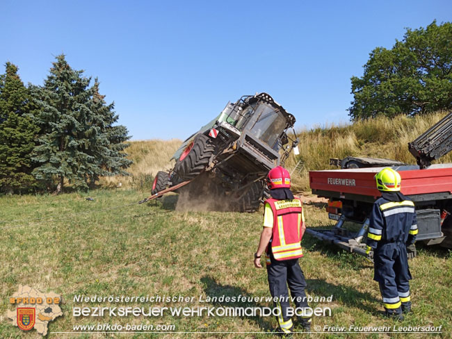 20210712 Bergung eines Mhdreschers in Leobersdorf   Foto:  Freiwillige Feuerwehr Leobersdorf