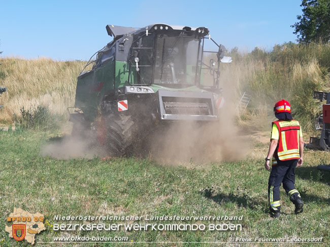 20210712 Bergung eines Mhdreschers in Leobersdorf   Foto:  Freiwillige Feuerwehr Leobersdorf