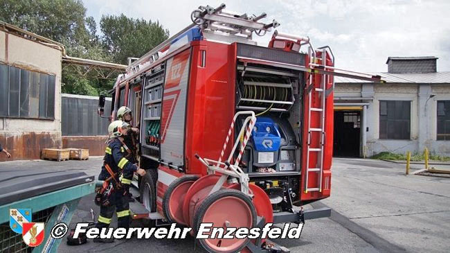 20210714 Dachstuhlbrand in Gewerbebetrieb  Foto: Freiwillige Feuerwehr Enzesfeld