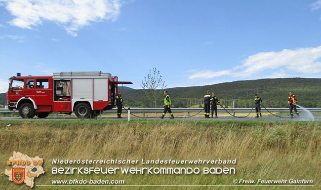 20210716 Verkehrsunfall auf der B212 bei Gainfarn  Foto:  Freiwillige Feuerwehr Gainfarn