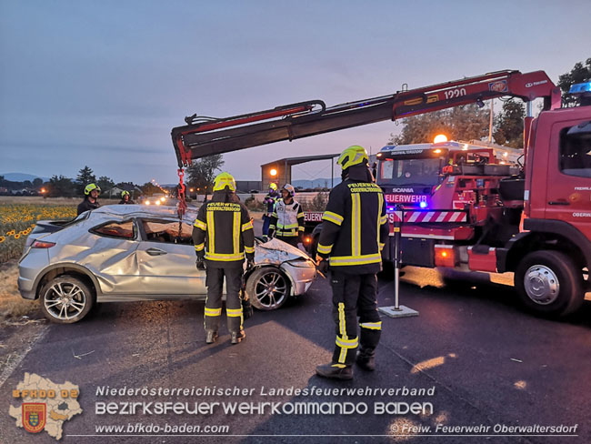 20210717 Verkehrsunfall zwischen Oberwaltersdorf und Ebreichsdorf auf der B210   Foto:  FF Oberwaltersdorf