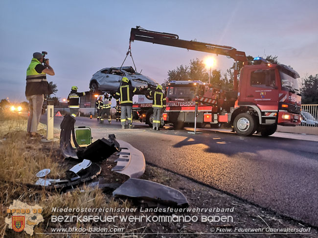 20210717 Verkehrsunfall zwischen Oberwaltersdorf und Ebreichsdorf auf der B210   Foto:  FF Oberwaltersdorf