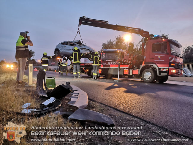 20210717 Verkehrsunfall zwischen Oberwaltersdorf und Ebreichsdorf auf der B210 Foto: © FF Oberwaltersdorf 20210717 Verkehrsunfall zwischen Oberwaltersdorf und Ebreichsdorf auf der B210 Foto: © FF Oberwaltersdorf