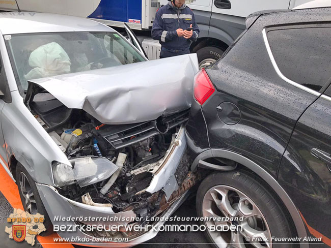 20210717 Verkehrsunfall auf der A21 im Baustellenbereich Alland  Foto:  Freiwillige Feuerwehr Alland 