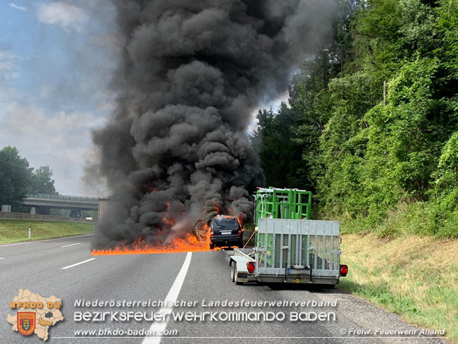20210720 Fahrzeugbrand auf der A21  Foto: © Freiwillige Feuerwehr Alland 