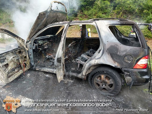 20210720 Fahrzeugbrand auf der A21  Foto: © Freiwillige Feuerwehr Alland 