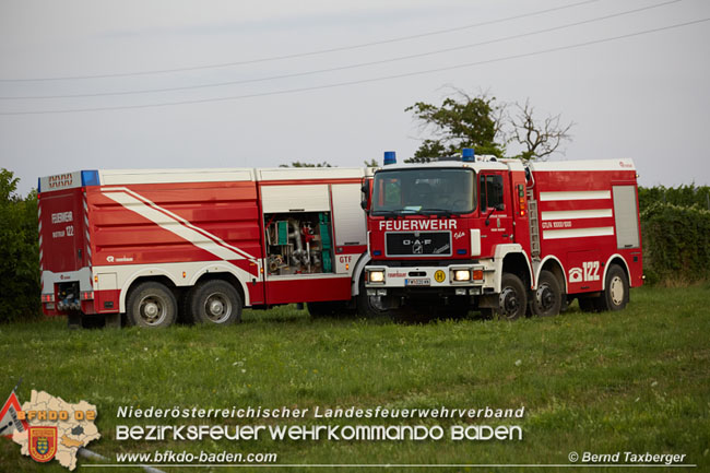 20210723 Feuerwehr-Großeinsatz bei Brand einer Halle in Kottingbrunn   Foto: © Bernd Taxberger