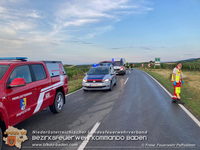 20210725 Verkehrsunfall zwischen zweier Kleinwagen auf der Weinbergstrae zwischen Pfaffsttten und Gumpoldskirchen  Foto:  Freiwillige Feuerwehr Pfaffsttten