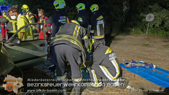 20210809 Verkehrsunfall bei der Ortseinfahrt Tribuswinkel  Foto:  Stefan Schneider