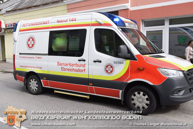 20210829 Fahrzeugüberschlag mitten im Ortsgebiet Pottendorf Foto: © Thomas Lenger Monatsrevue.at 20210829 Fahrzeugüberschlag mitten im Ortsgebiet Pottendorf Foto: © Thomas Lenger Monatsrevue.at