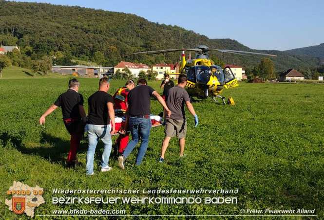 20210908 Verkehrsunfall auf der B210  Foto: © Freiwillige Feuerwehr Alland