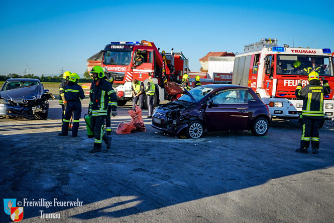 20210909 Verkehrsunfall Trumau - Moosbrunn  Foto: © Freiwillige Feuerwehr Trumau
