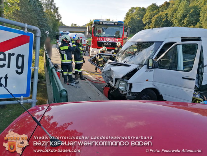 20210910 Schwerer Verkehrsunfall auf der B18 bei Altenmarkt/Thenneberg  Foto:  Freiwillige Feuerwehr Altenmarkt/Triesting