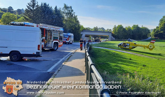 20210910 Schwerer Verkehrsunfall auf der B18 bei Altenmarkt/Thenneberg  Foto:  Freiwillige Feuerwehr Altenmarkt/Triesting